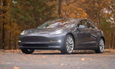 特斯拉2020款新款报价，特斯拉model3试驾空间